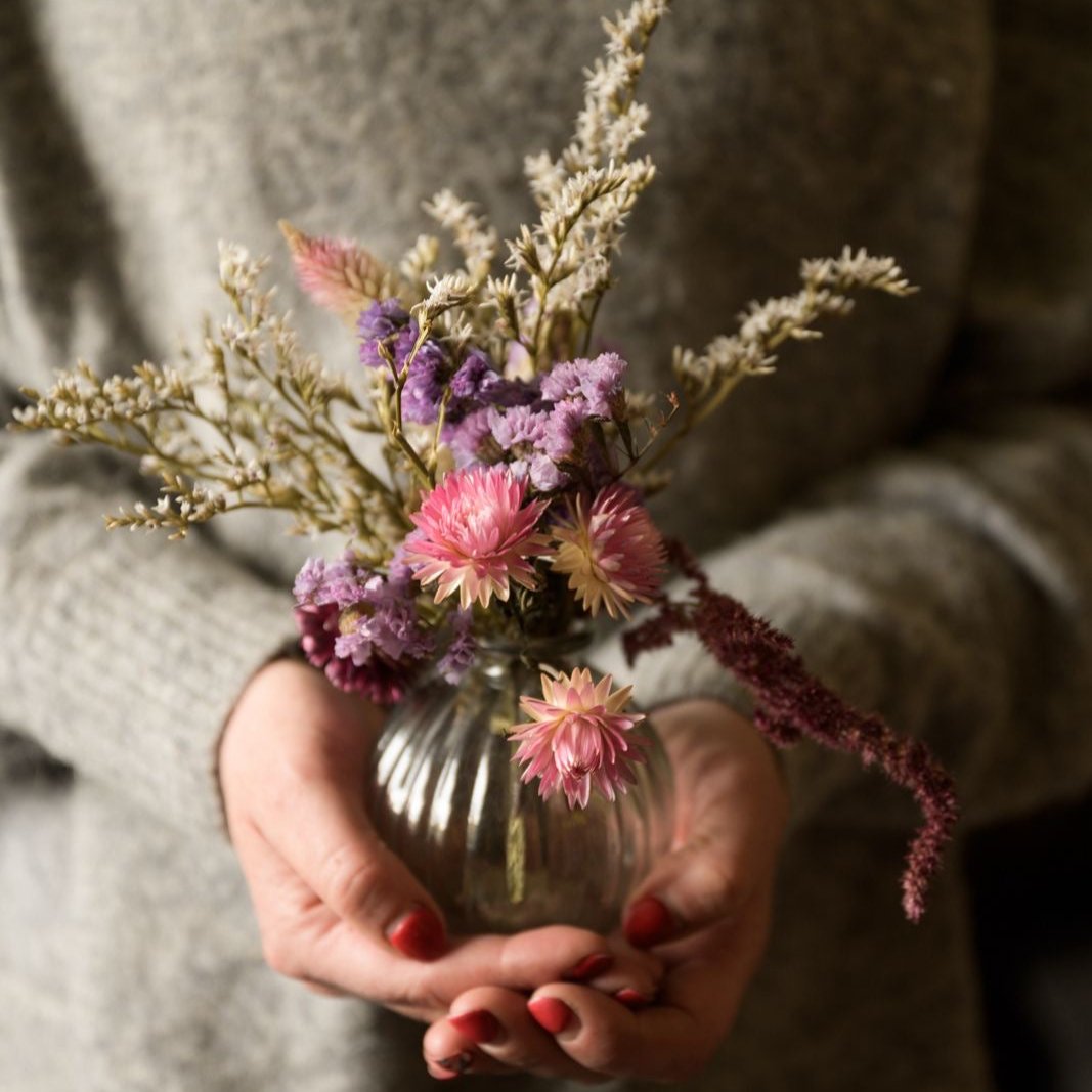 Bud vase with flowers